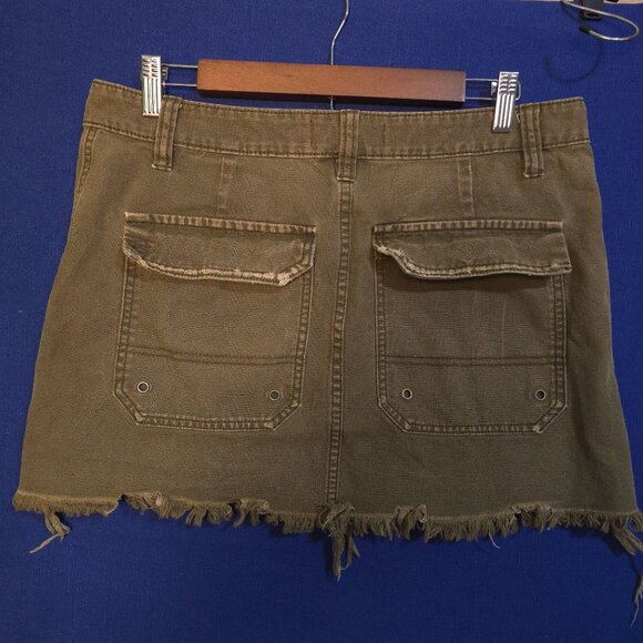 Free People Distressed Olive Cargo Mini Skirt W/ Frayed Hem - Picture 4 of 5